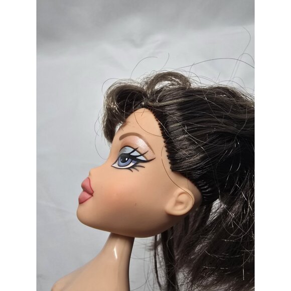 MGA BRATZ Style It Dana Doll- Nude - Picture 7 of 9